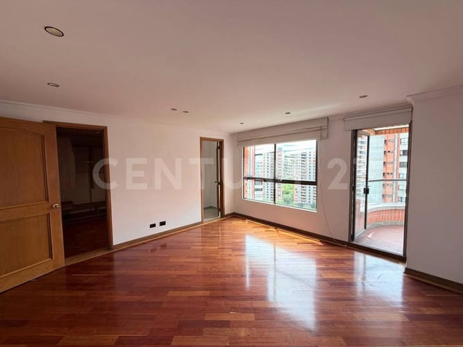 Apartamento de 3 alcobas en arriendo en Los Balsos, Medellín, 214 m² · foto 12 de 19