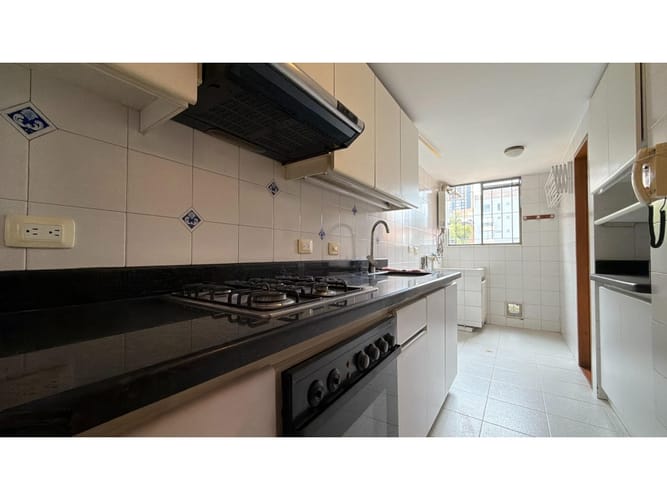 Apartamento de 3 alcobas en venta en Cedritos, Bogotá, 91 m² · foto 5 de 19
