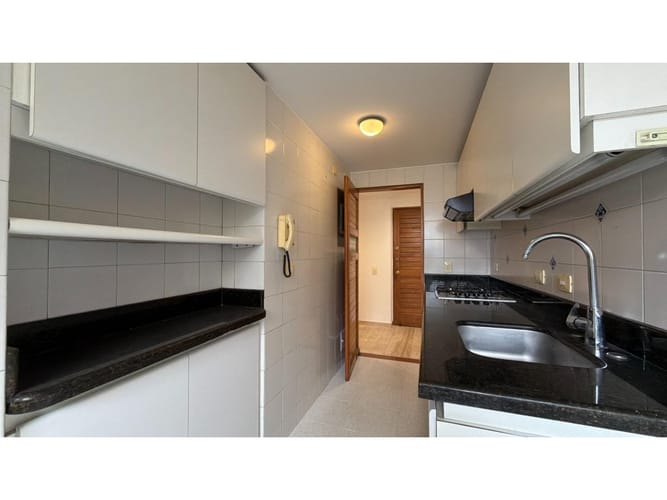 Apartamento de 3 alcobas en venta en Cedritos, Bogotá, 91 m² · foto 6 de 19