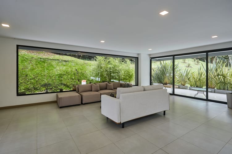 Casa de 5 alcobas en venta en Las Palmas, Envigado, 591 m² · foto 3 de 20