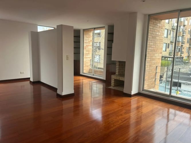 Apartamento de 3 alcobas en venta en Santa Barbara Occidental, Bogotá, 161 m² · foto 2 de 22
