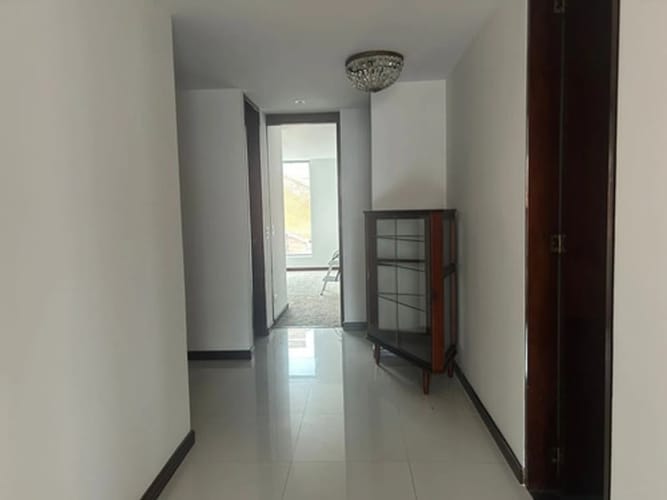 Apartamento de 3 alcobas en venta en Santa Barbara Occidental, Bogotá, 161 m² · foto 7 de 22
