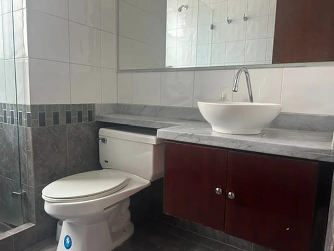 Apartamento de 3 alcobas en venta en Santa Barbara Occidental, Bogotá, 161 m² · foto 10 de 22