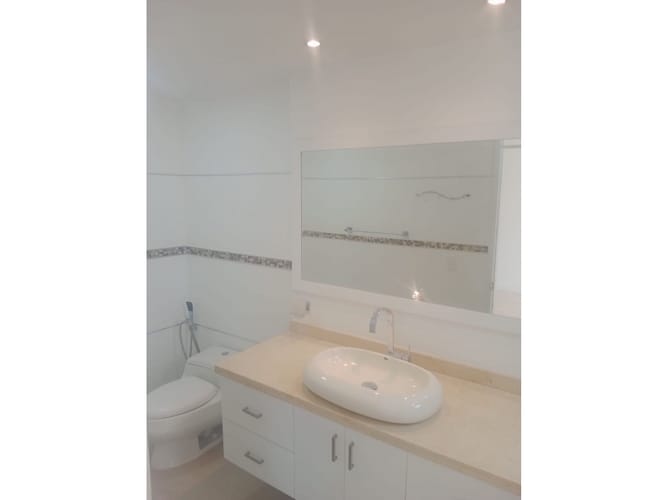 Apartamento de 3 alcobas en venta en Valle Del Lili, Cali, 190 m² · foto 10 de 13