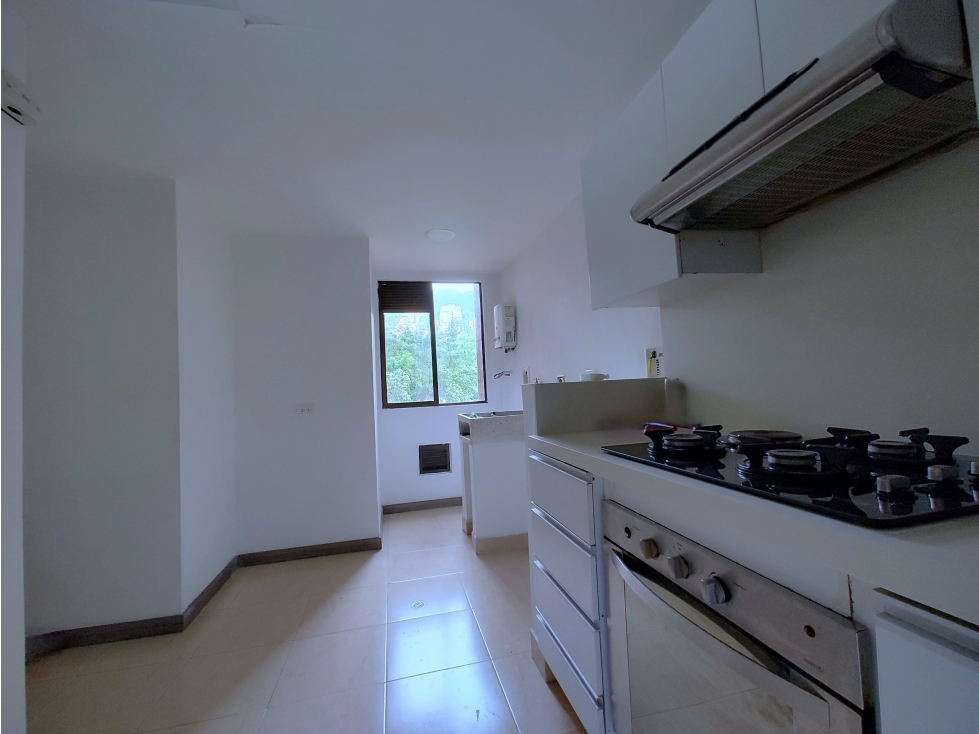 Apartamento en arriendo en La Frontera, Envigado · foto 2 de 14