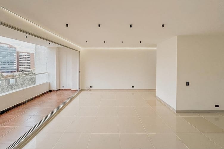 Apartamento de 3 alcobas en venta en El Poblado, Medellín, 116 m² · foto 2 de 13