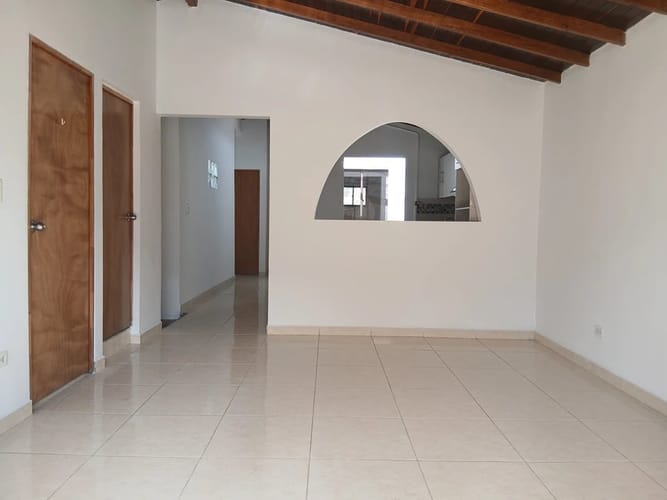 Apartamento de 3 alcobas en arriendo en San Isidro, Medellín, 82 m² · foto 3 de 10