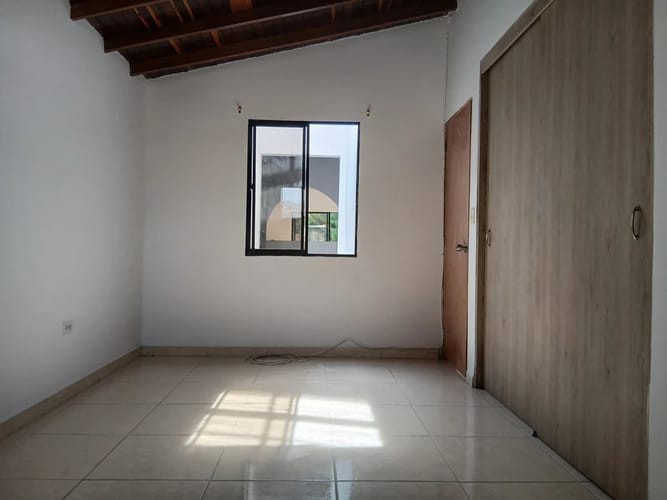 Apartamento de 3 alcobas en arriendo en San Isidro, Medellín, 82 m² · foto 9 de 10