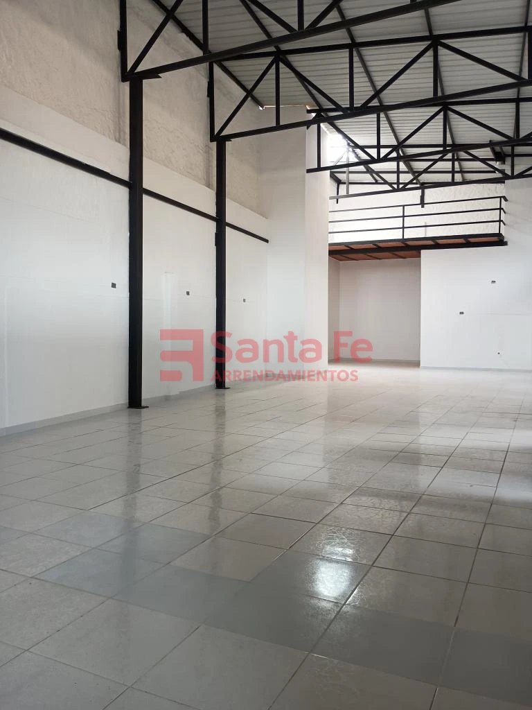 Casa en arriendo en Bombona No.1, Medellín · foto 4 de 10