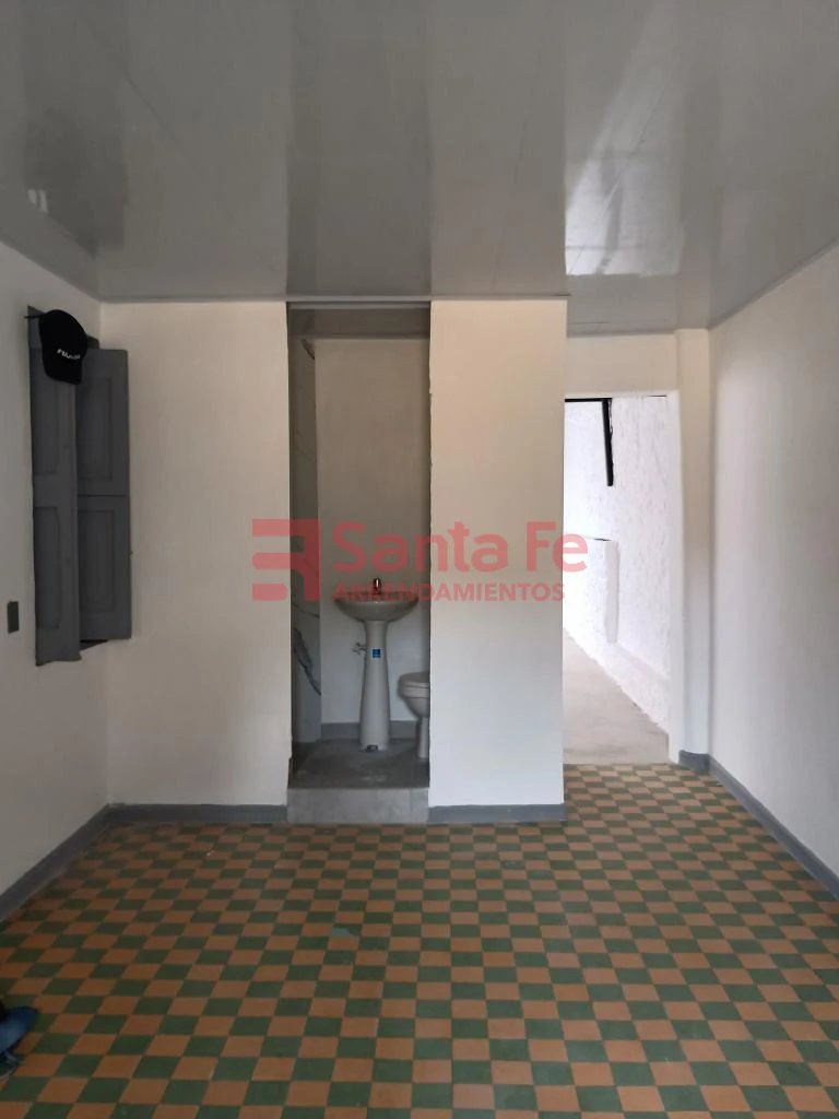 Casa en arriendo en Bombona No.1, Medellín · foto 5 de 10