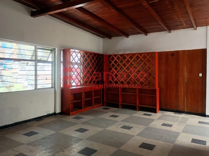 Casa de 4 alcobas en arriendo en Los Angeles, Medellín, 150 m² · foto 4 de 10