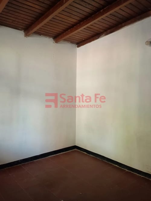 Casa de 4 alcobas en arriendo en Los Angeles, Medellín, 150 m² · foto 9 de 10