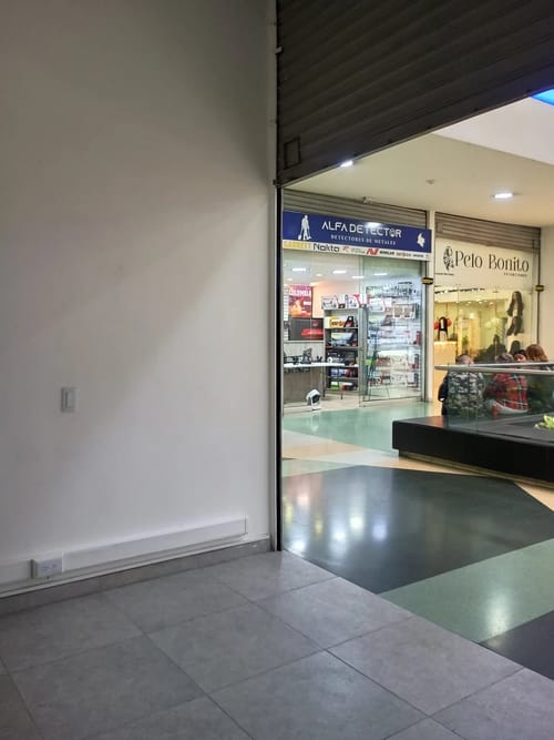Local en arriendo en Colon, Medellín, 11 m² · foto 5 de 8