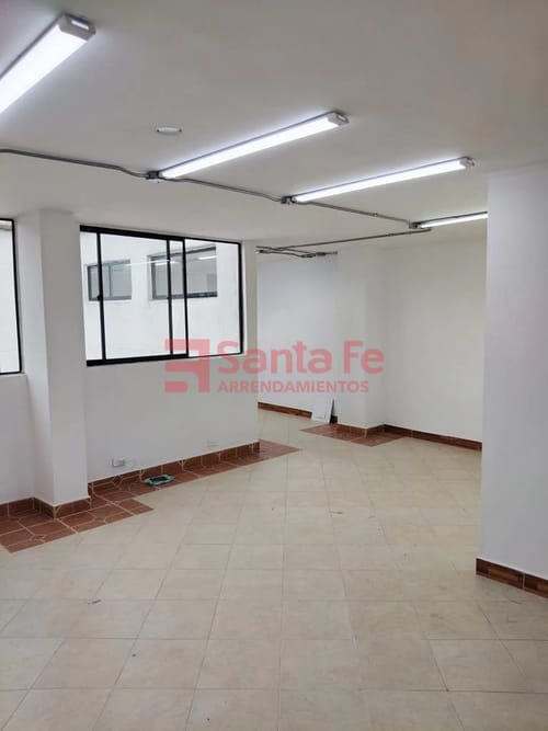 Local en arriendo en Estacion Villa, Medellín, 80 m² · foto 3 de 9