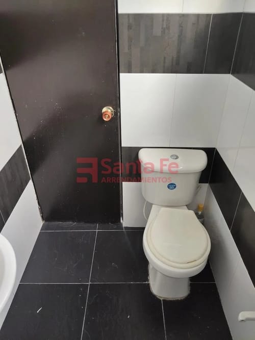 Local en arriendo en Estacion Villa, Medellín, 80 m² · foto 9 de 9