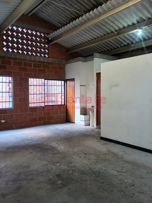 Bodega en arriendo en Trinidad, Medellín, 76 m² · foto 4 de 10