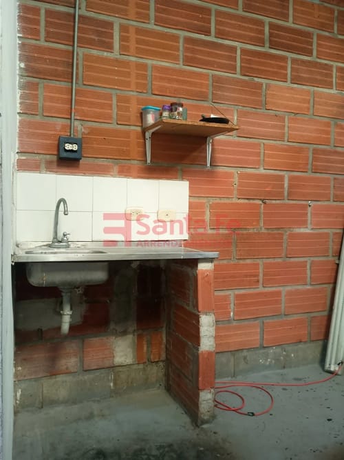 Bodega en arriendo en Trinidad, Medellín, 76 m² · foto 6 de 10