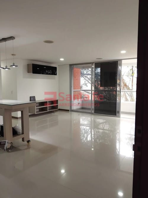 Apartamento de 3 alcobas en arriendo en Loma Del Esmeraldal, Envigado, 90 m² · foto 2 de 10