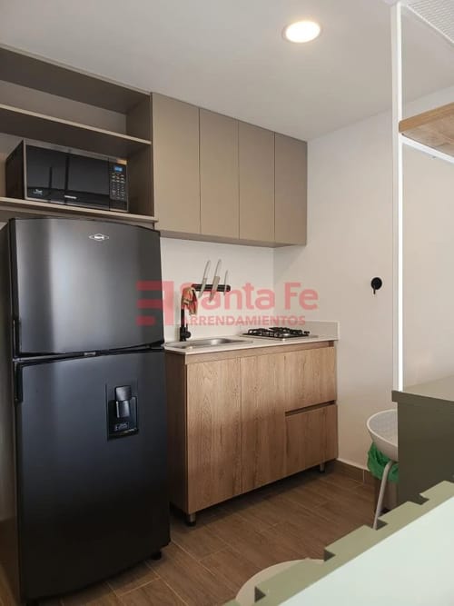 Apartamento en arriendo en La Floresta, Medellín, 20 m² · foto 4 de 9