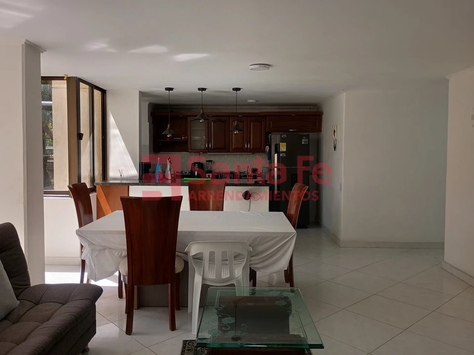 Apartamento en arriendo en Laureles, Medellín · foto 2 de 10