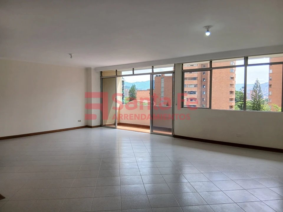 Apartamento en arriendo en Laureles, Medellín · foto 2 de 10