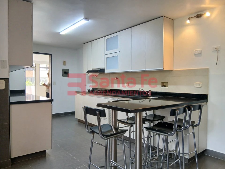 Apartamento en arriendo en Laureles, Medellín · foto 4 de 10