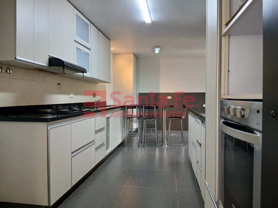 Apartamento en arriendo en Laureles, Medellín · foto 5 de 10