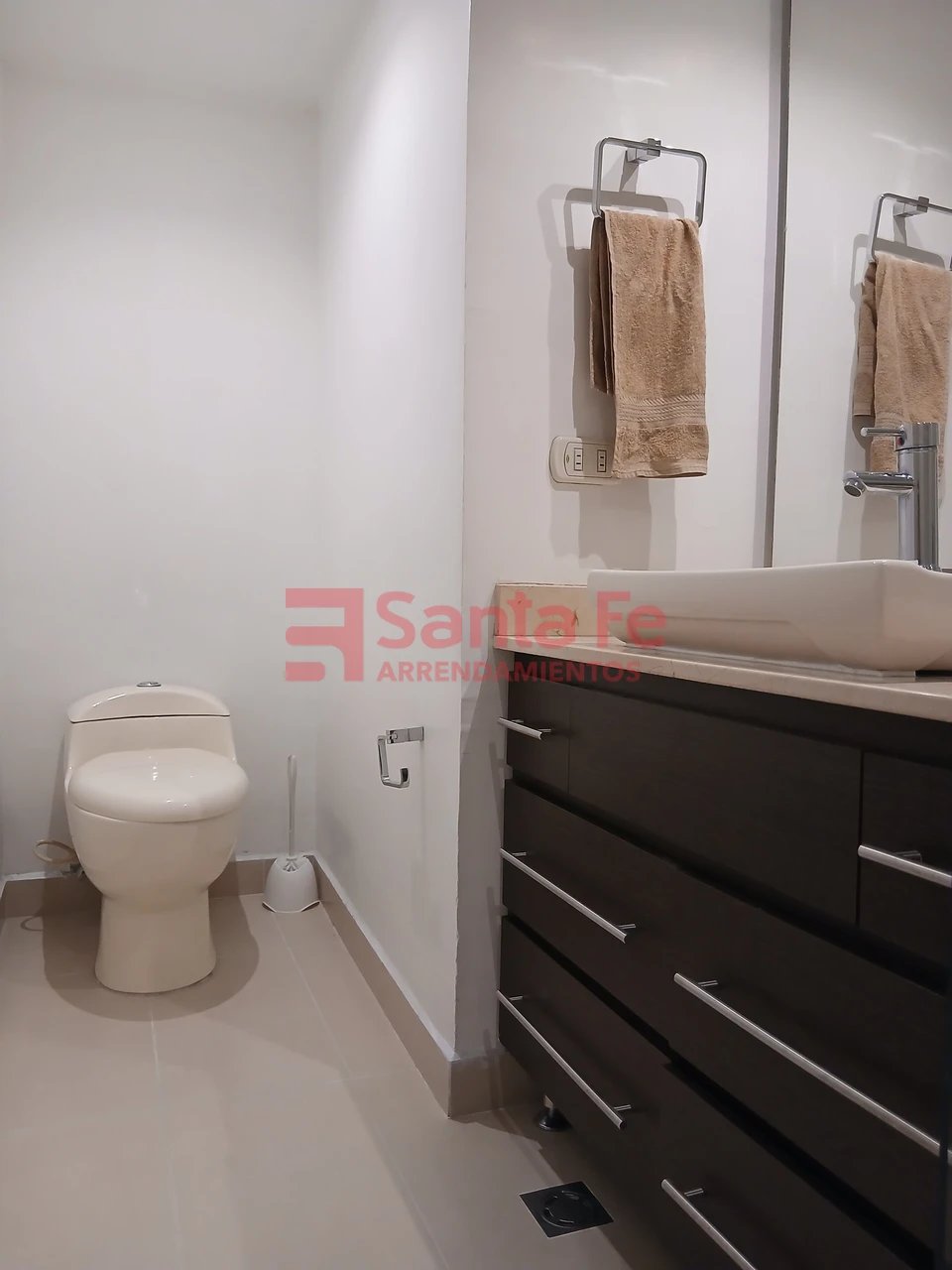 Apartamento en arriendo en Laureles, Medellín · foto 9 de 10
