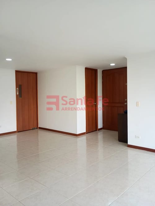Apartamento de 4 alcobas en arriendo en Los Balsos, Medellín, 134 m² · foto 3 de 10