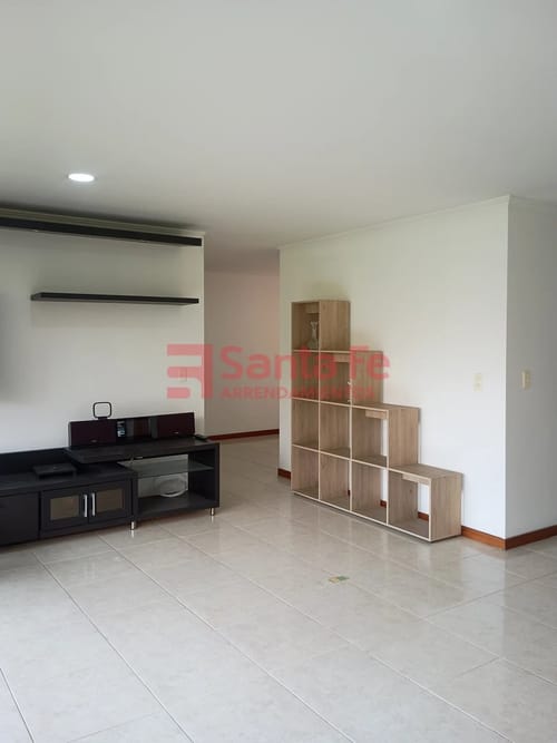 Apartamento de 4 alcobas en arriendo en Los Balsos, Medellín, 134 m² · foto 4 de 10
