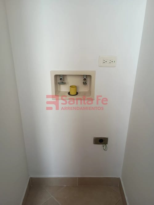 Apartamento de 4 alcobas en arriendo en Los Balsos, Medellín, 134 m² · foto 8 de 10