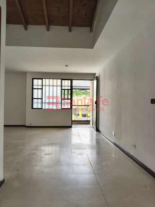 Oficina en arriendo en Conquistadores, Medellín, 38 m² · foto 2 de 8