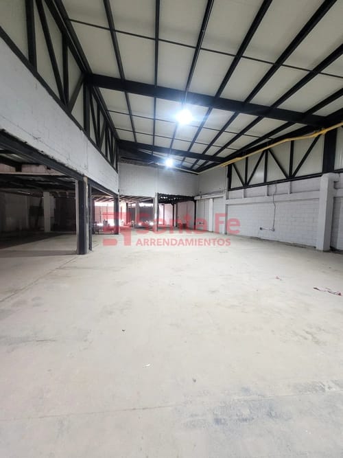 Bodega en arriendo en Caqueta, La Estrella, 570 m² · foto 2 de 6