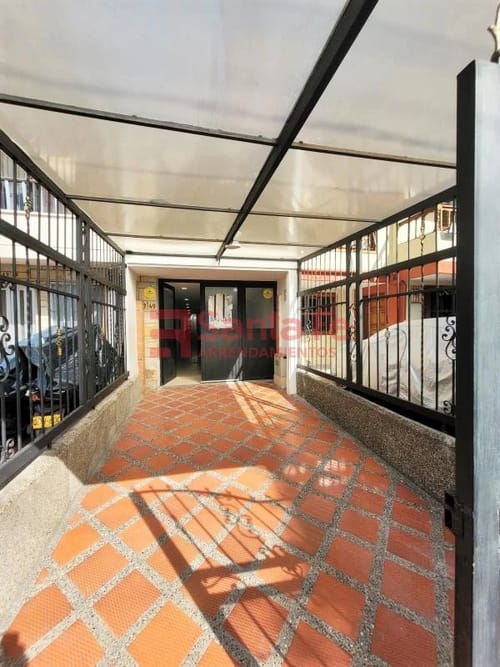 Casa de 5 alcobas en arriendo en Rodeo Alto, Medellín, 120 m² · foto 2 de 10