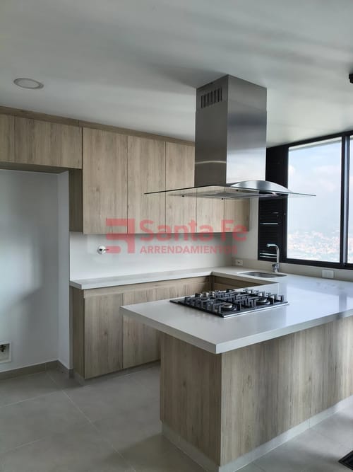 Apartamento de 3 alcobas en arriendo en Asomadera No.2, Medellín, 90 m² · foto 4 de 10