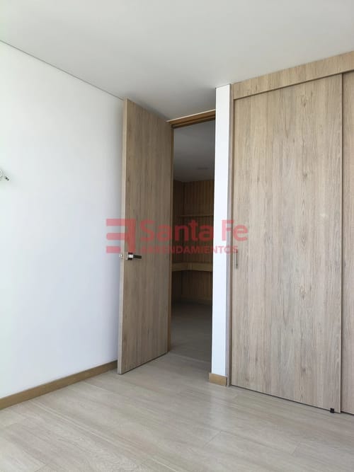 Apartamento de 3 alcobas en arriendo en Asomadera No.2, Medellín, 90 m² · foto 9 de 10