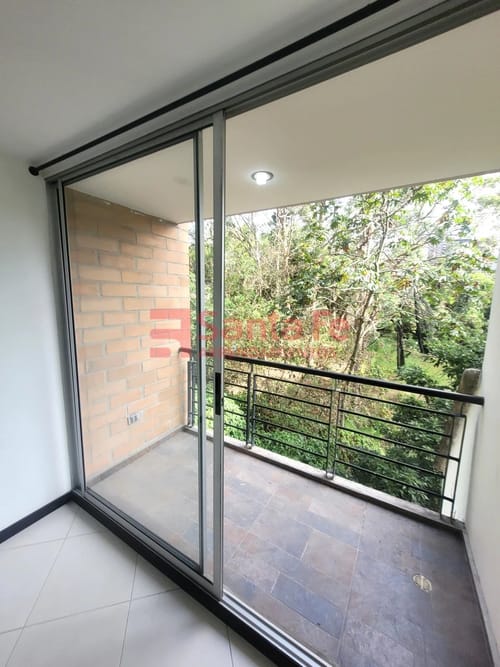 Apartamento de 2 alcobas en arriendo en Casa Jardin, Itagüí, 65 m² · foto 3 de 10