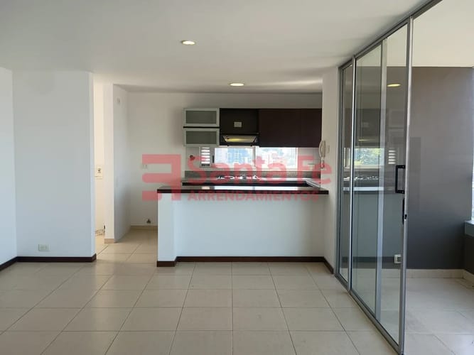 Apartamento de 3 alcobas en arriendo en Asomadera No.2, Medellín, 90 m² · foto 2 de 10