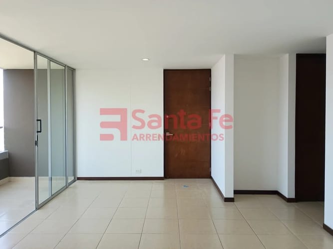 Apartamento de 3 alcobas en arriendo en Asomadera No.2, Medellín, 90 m² · foto 3 de 10