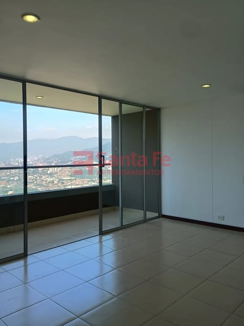Apartamento de 3 alcobas en arriendo en Asomadera No.2, Medellín, 90 m² · foto 4 de 10