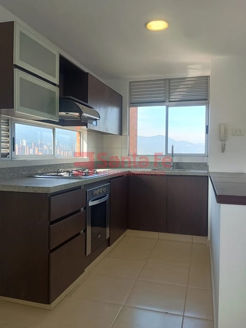 Apartamento de 3 alcobas en arriendo en Asomadera No.2, Medellín, 90 m² · foto 7 de 10