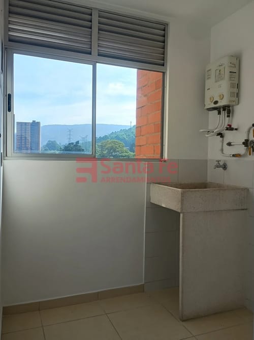 Apartamento de 3 alcobas en arriendo en Asomadera No.2, Medellín, 90 m² · foto 8 de 10