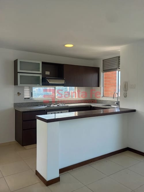 Apartamento de 3 alcobas en arriendo en Asomadera No.2, Medellín, 90 m² · foto 9 de 10