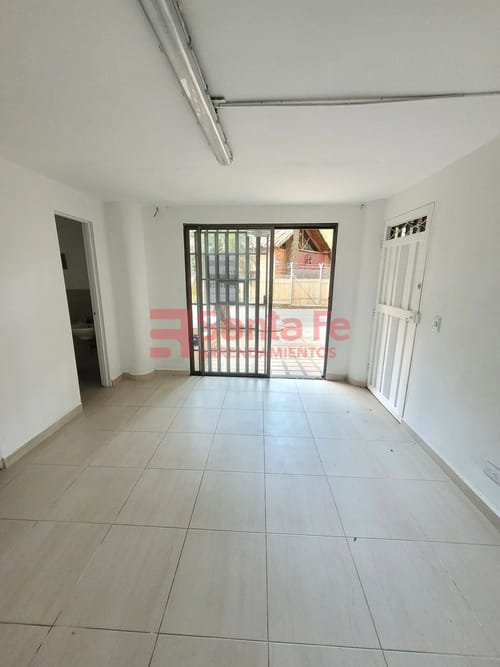 Local en arriendo en Villa Santa Teresa, Envigado, 25 m² · foto 8 de 9