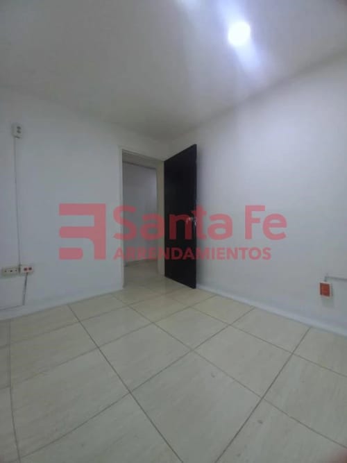 Casa de 9 alcobas en venta en Conquistadores, Medellín, 180 m² · foto 10 de 10
