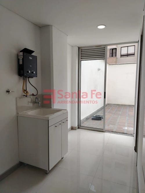 Apartamento de 4 alcobas en arriendo en Las Acacias, Medellín, 163 m² · foto 5 de 10
