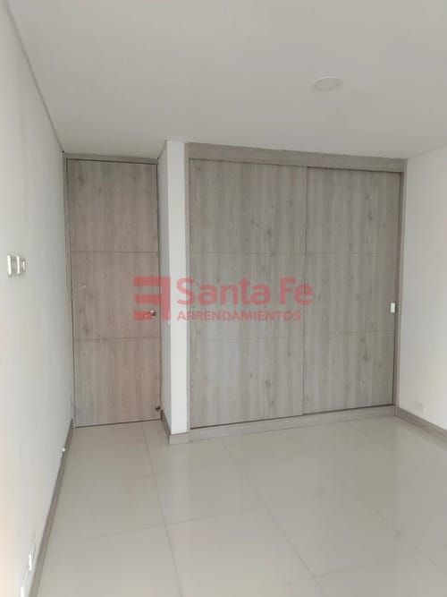 Apartamento de 4 alcobas en arriendo en Las Acacias, Medellín, 163 m² · foto 7 de 10