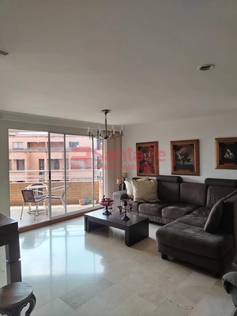 Apartamento en arriendo en Laureles, Medellín · foto 2 de 10