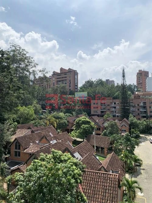 Apartamento de 3 alcobas en arriendo en El Diamante 2, Medellín, 225 m² · foto 3 de 10