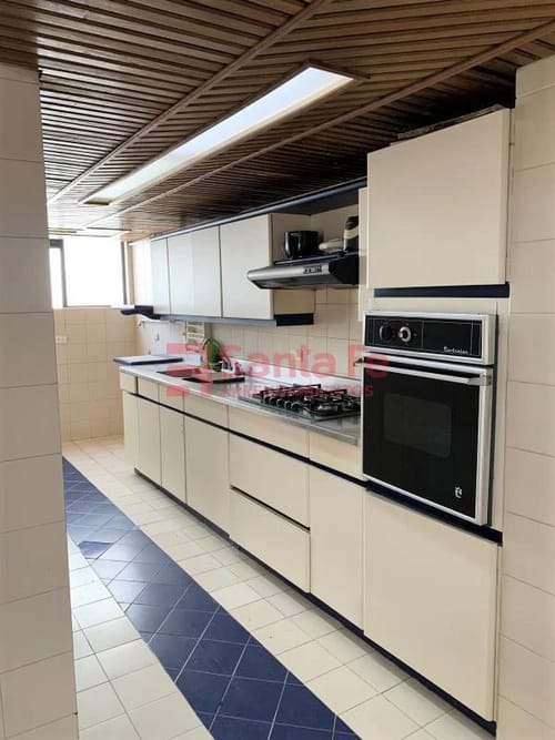 Apartamento de 3 alcobas en arriendo en El Diamante 2, Medellín, 225 m² · foto 6 de 10